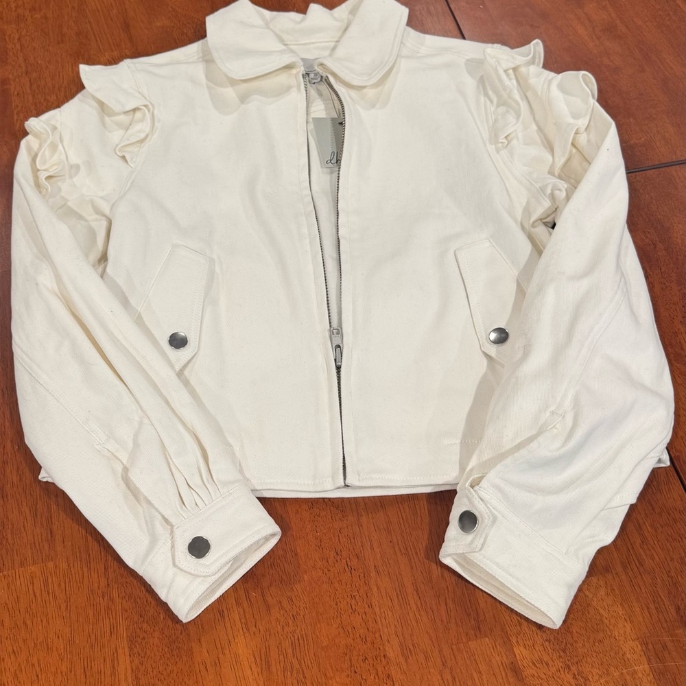 dh-New York White Ruffle Jacket